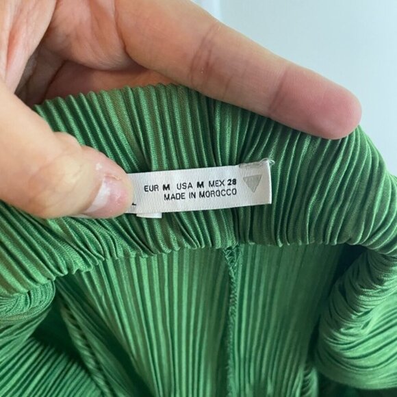 Zara Set Blogger’s Favourite Green Button Down Shirt and Pants - Picture 2 of 15